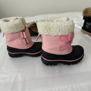 Joe fresh baby girl winter boots brand new